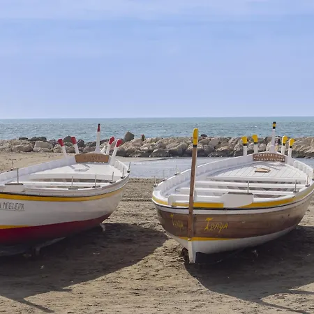 Cubo's Sea House Pedregalejo * Малага